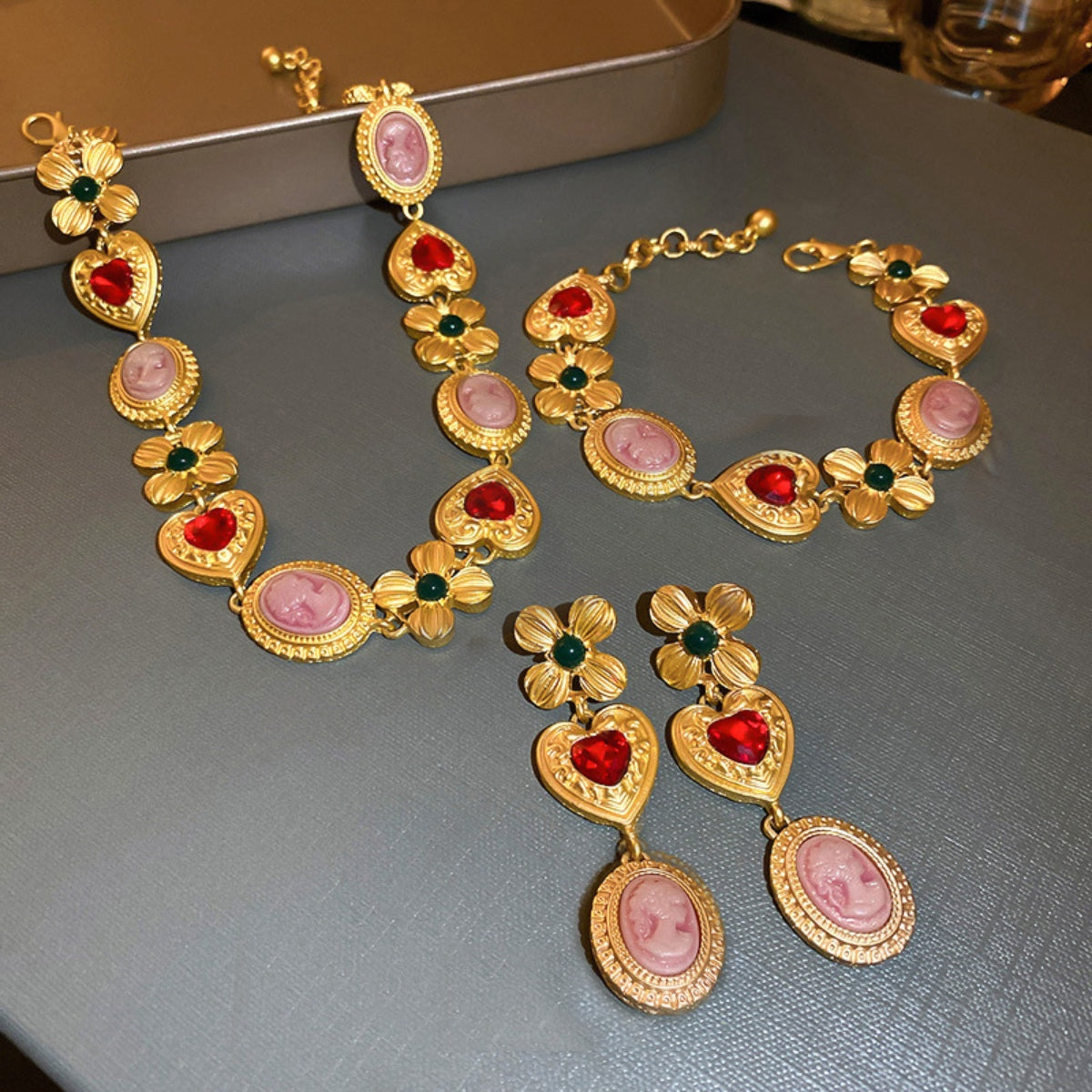 Copper Inlaid Rhinestone Necklace - ThingsWeUseAndLove