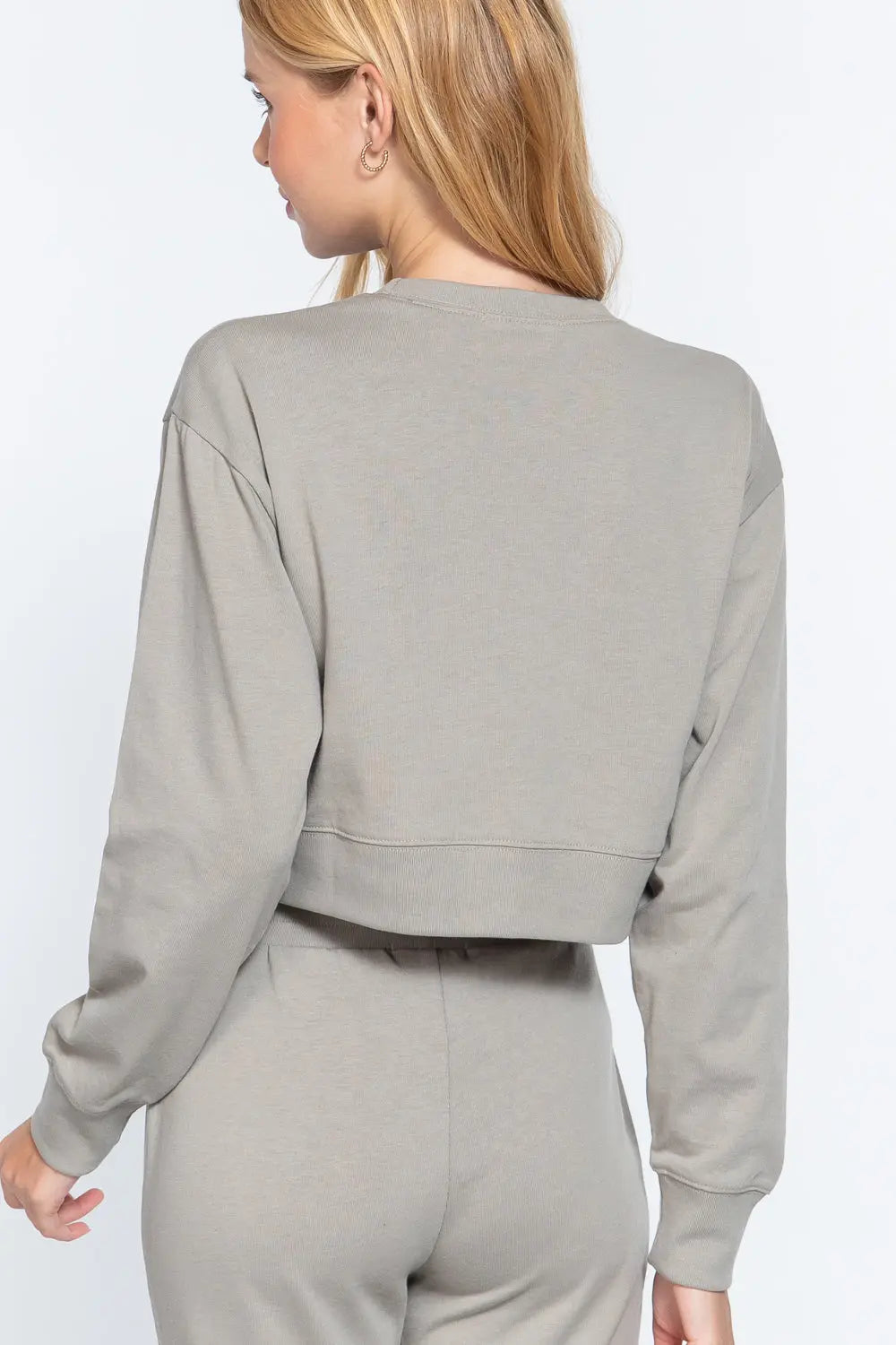 Long Sleeve Crew Neck Sweatshirt - ThingsWeUseAndLove