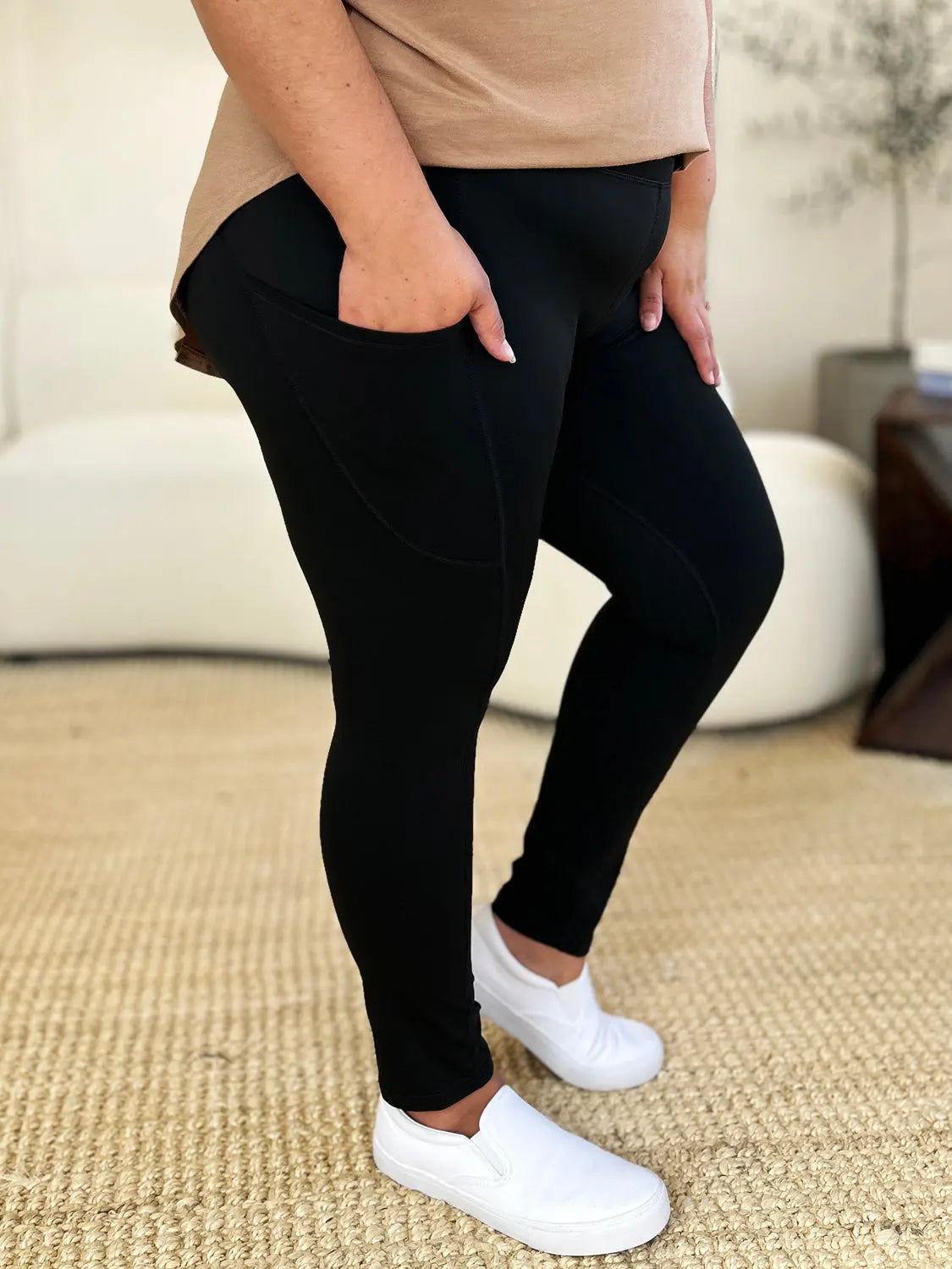 Ainsley Wide Waistband Sports Leggings - ThingsWeUseAndLove 