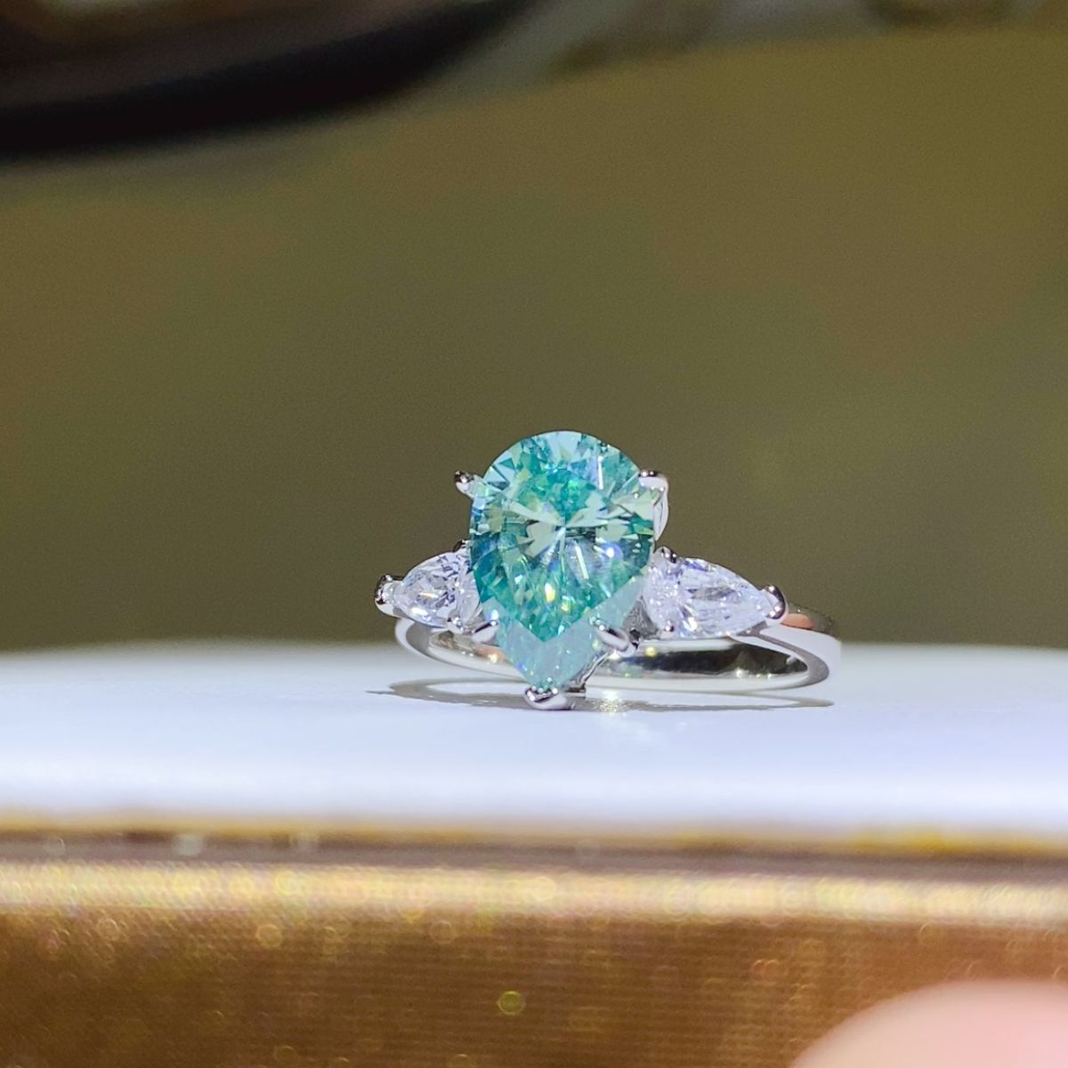 2 Carat 925 Sterling Silver Moissanite Ring - ThingsWeUseAndLove 