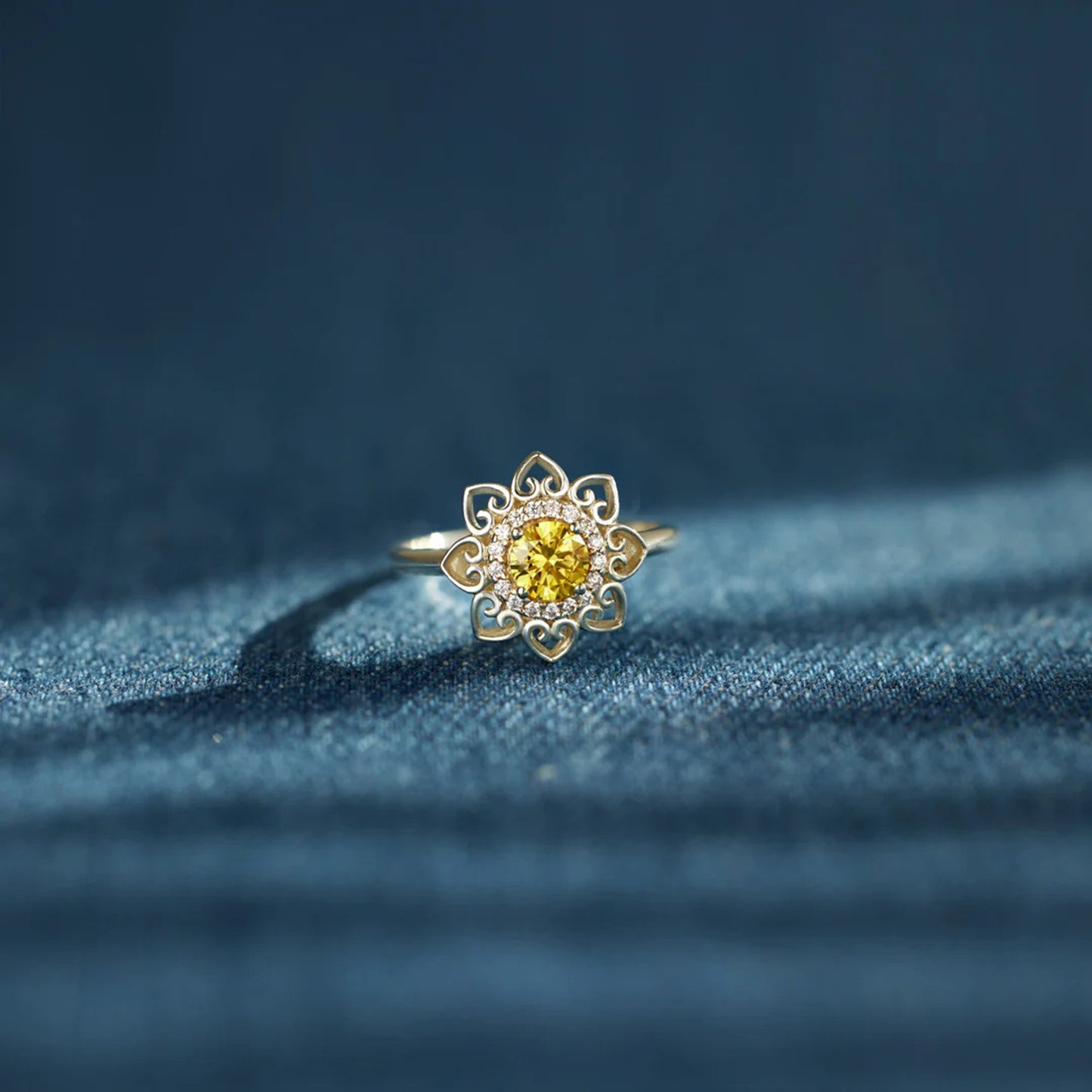 Flower Shape Zircon Platinum-Plated 925 Sterling Silver Ring - ThingsWeUseAndLove 