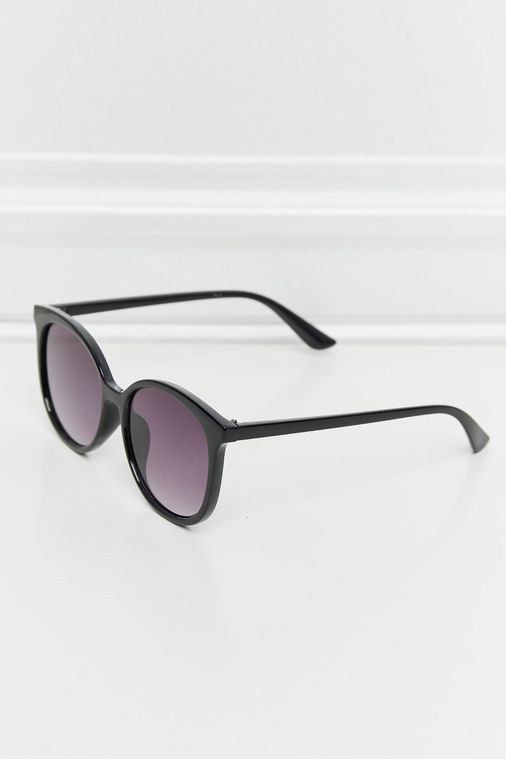 Polycarbonate Frame Full Rim Sunglasses - ThingsWeUseAndLove