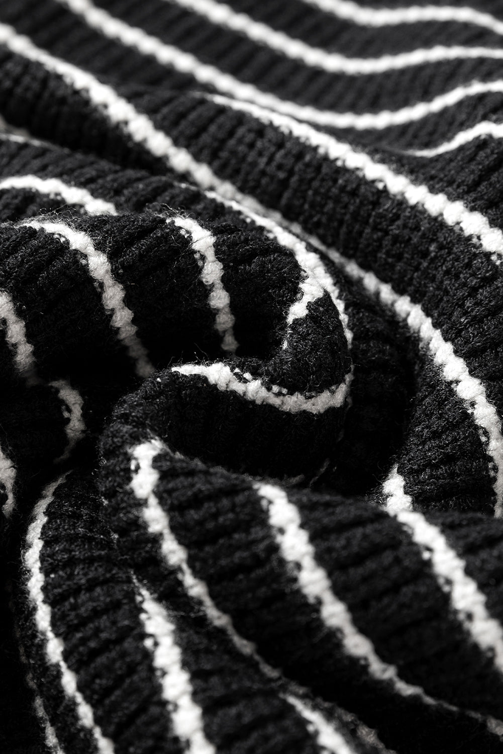 Turn-down Collar Sleeveless Knitted Top - ThingsWeUseAndLove 