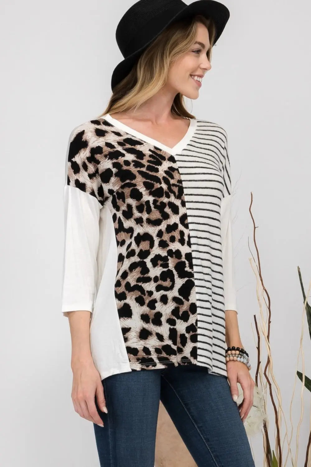 Juno Size-Inclusive Front Leopard and Striped Print V-Neck T-Shirt - ThingsWeUseAndLove 