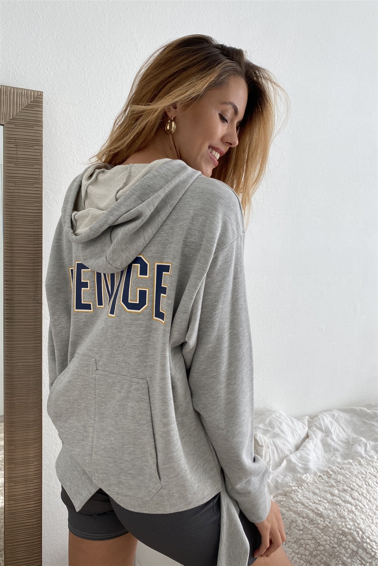 Uneven Hem Graphic "venice" Pullover Hoodie - ThingsWeUseAndLove 