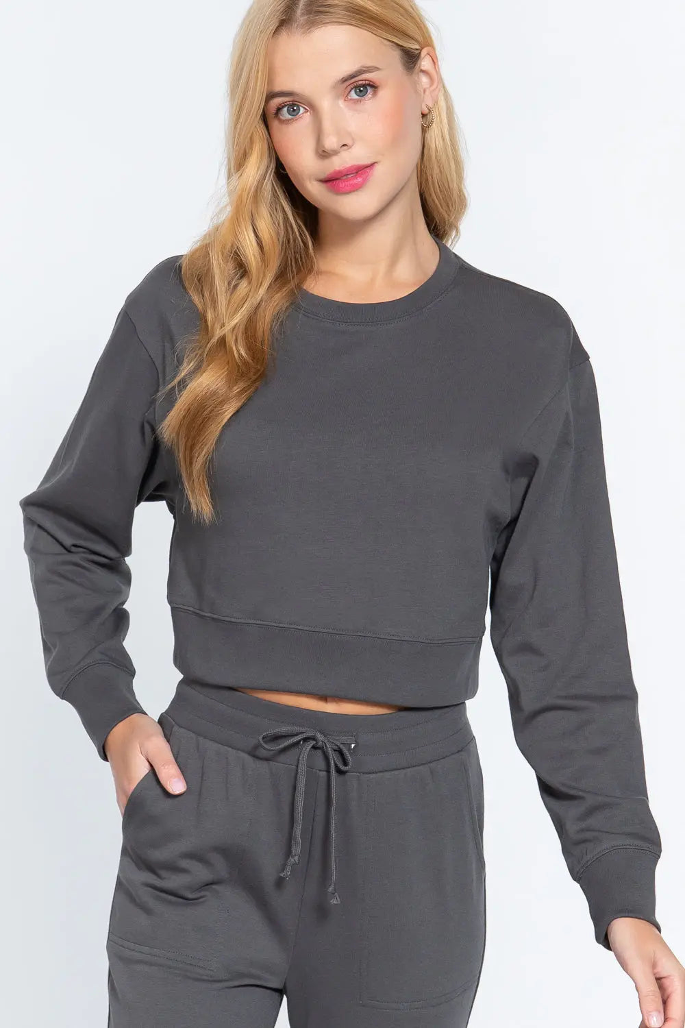 Long Sleeve Crew Neck Sweatshirt - ThingsWeUseAndLove 