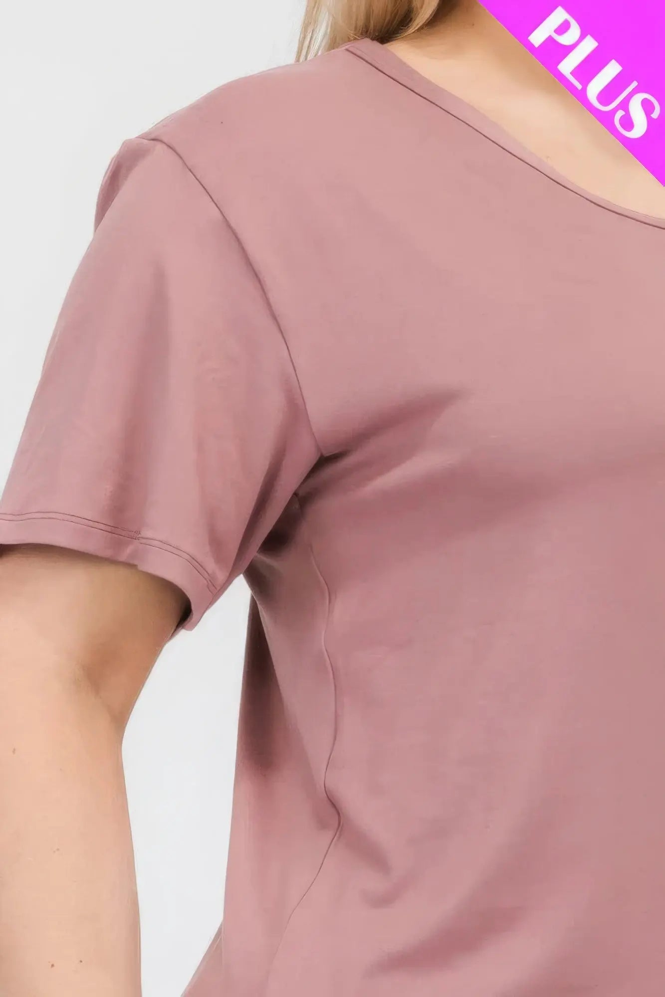 Plus Size Basic Short Sleeve T-shirt - ThingsWeUseAndLove 