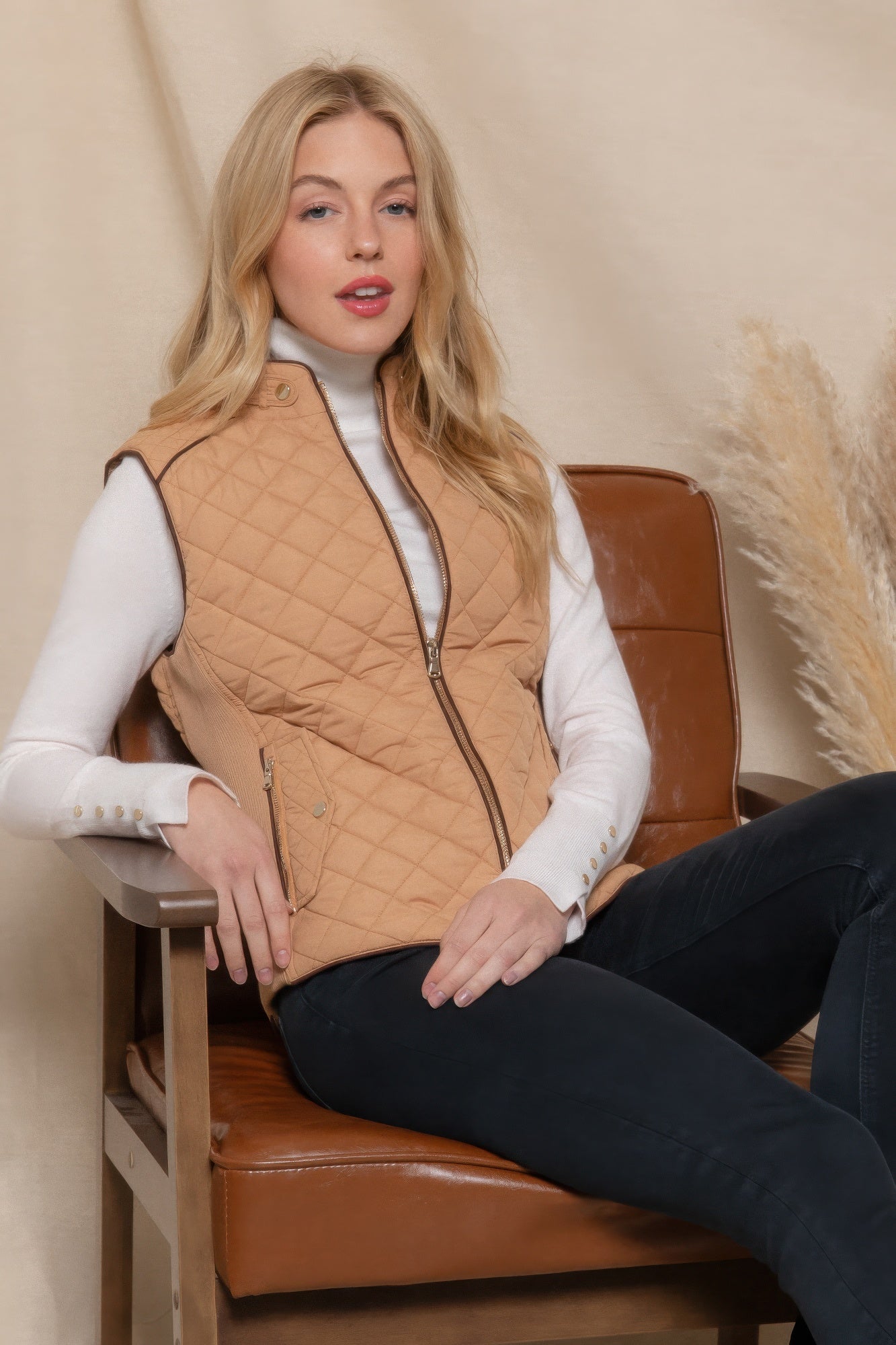 Suede Piping Quilted Padding Vest - ThingsWeUseAndLove 