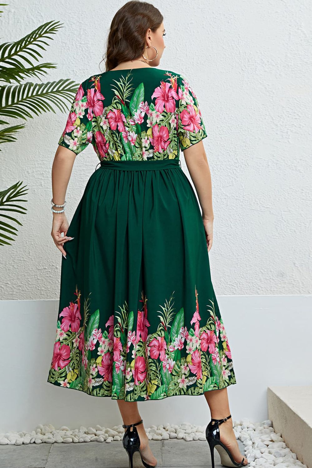 Aurora Size-Inclusive Floral Tie-Waist Round Neck Dress - ThingsWeUseAndLove 