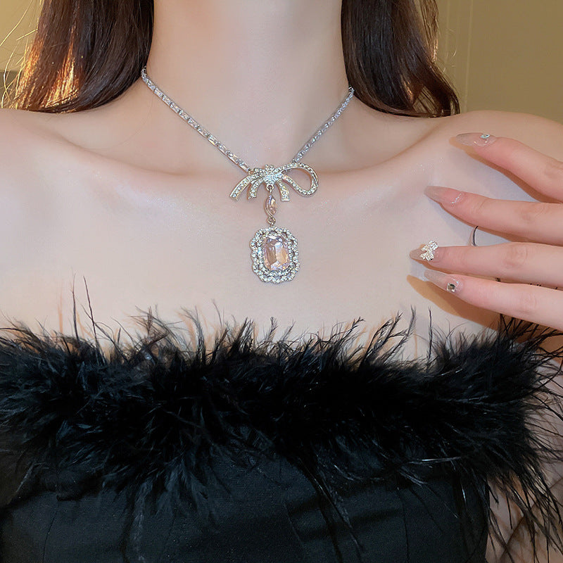 Alloy Crystal Geometric Pendant Necklace - ThingsWeUseAndLove 