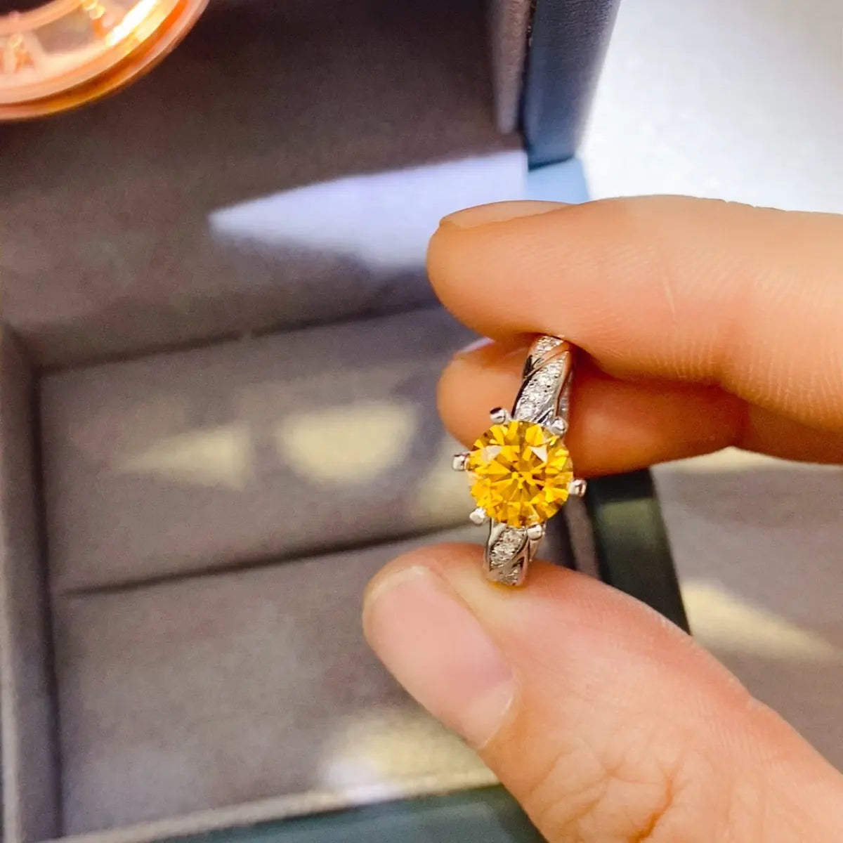 2 Carat Moissanite 925 Sterling Silver Ring - ThingsWeUseAndLove 